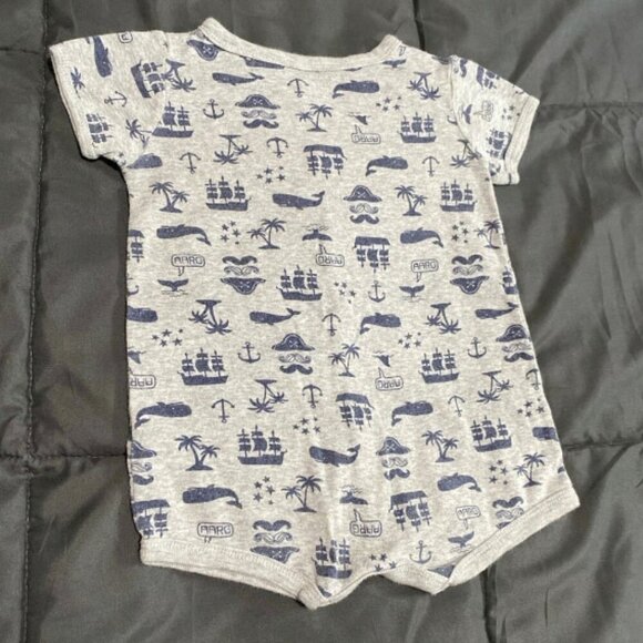 Carter's Romper - Picture 2 of 5